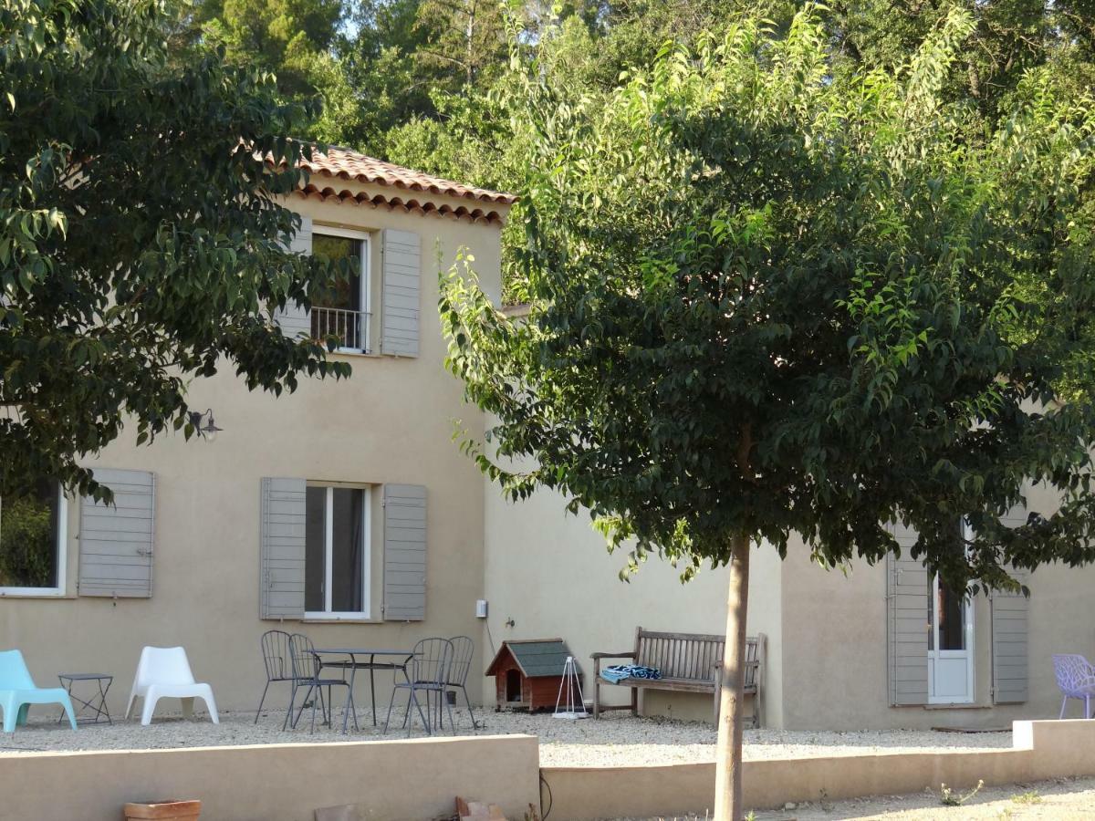 Campagne Ceres Bed & Breakfast Le Puy-Sainte-Reparade Exterior photo